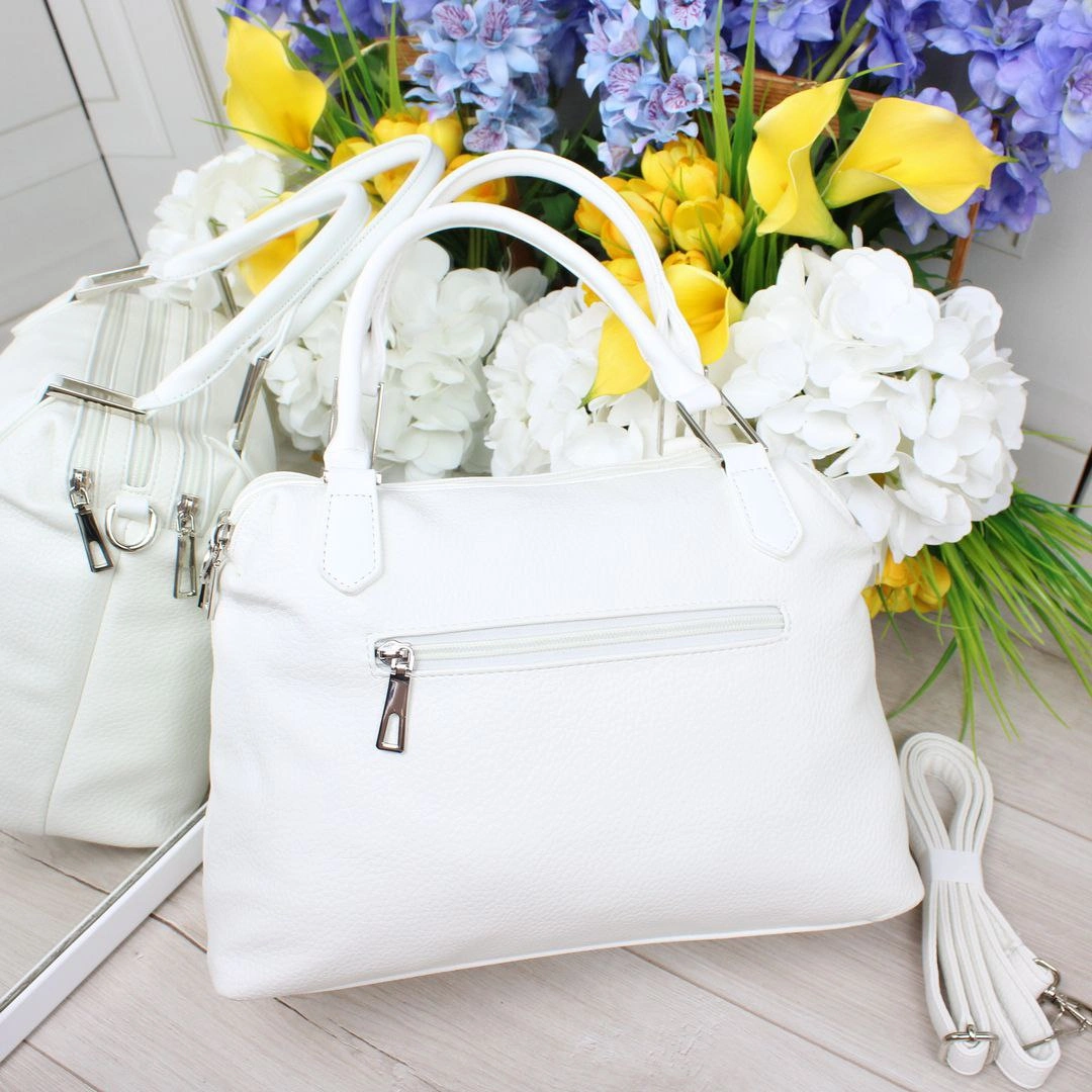 Жіноча сумка крос-боді Біла: Ваш Акцент для незабутнього вечірнього виходу